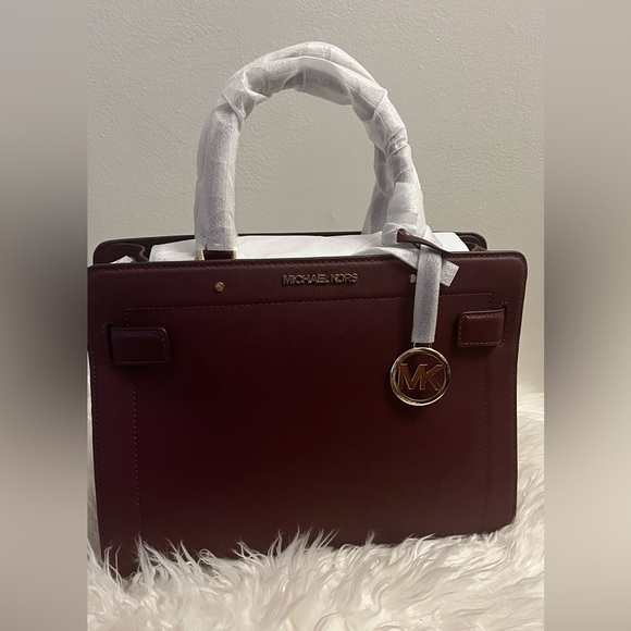 Michael Kors Medium Satchel - Picture 1 of 1